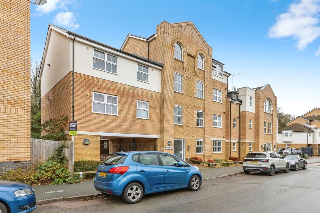 Property photo 1 of 17