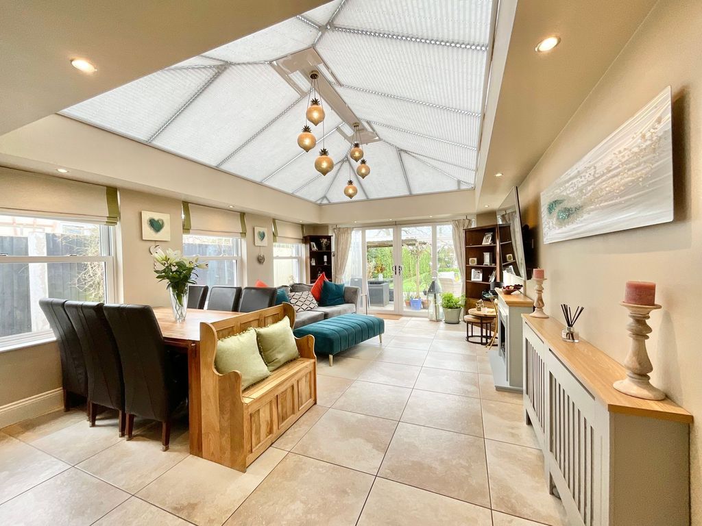 Property photo 2 of 27