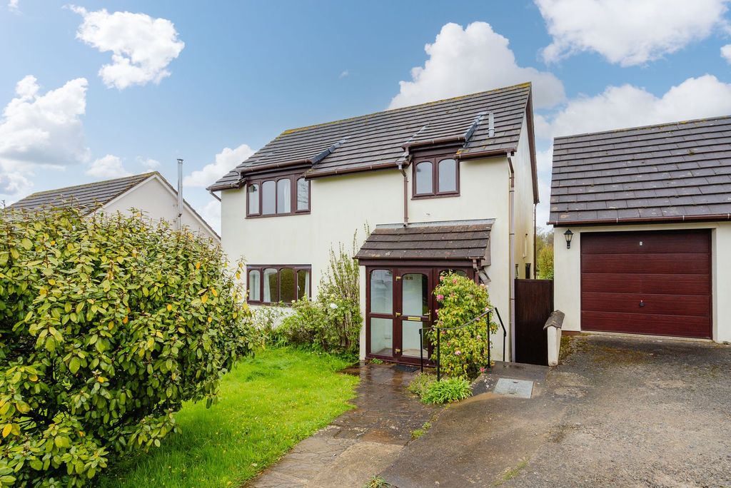 Property photo 1 of 21