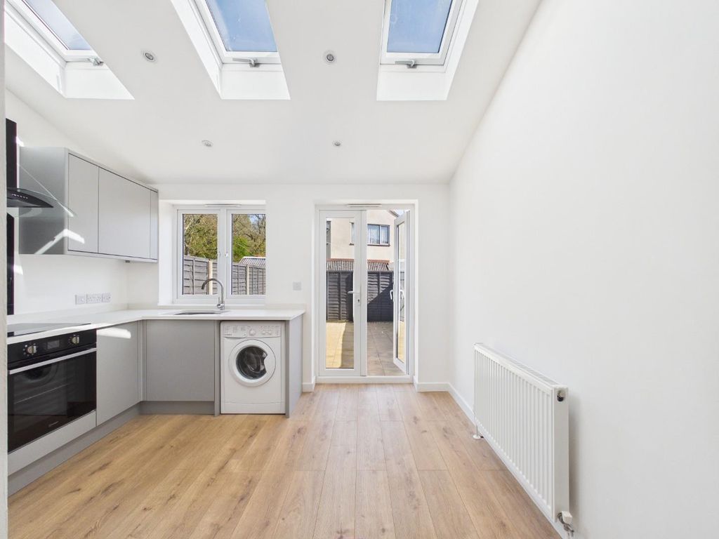 Property photo 3 of 22 Cam01530G0-Pr0416-Still012.Jpg