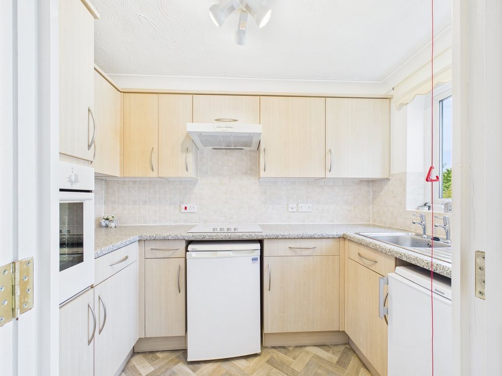 Property photo 3 of 12