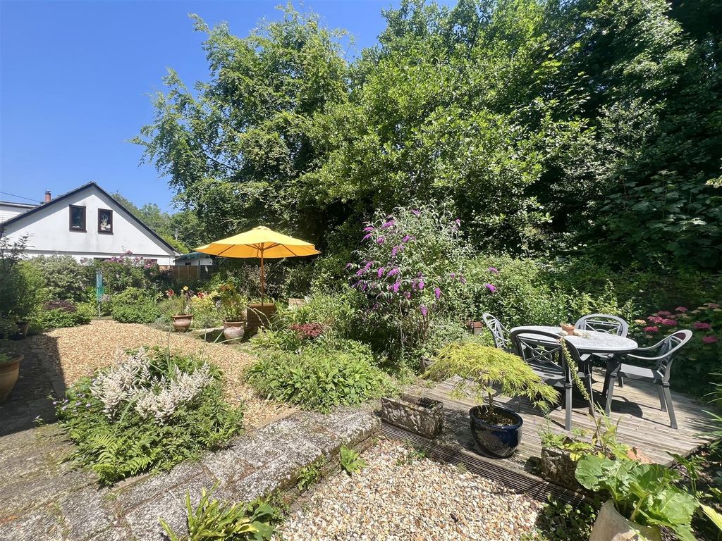 Property photo 3 of 26 Outside: