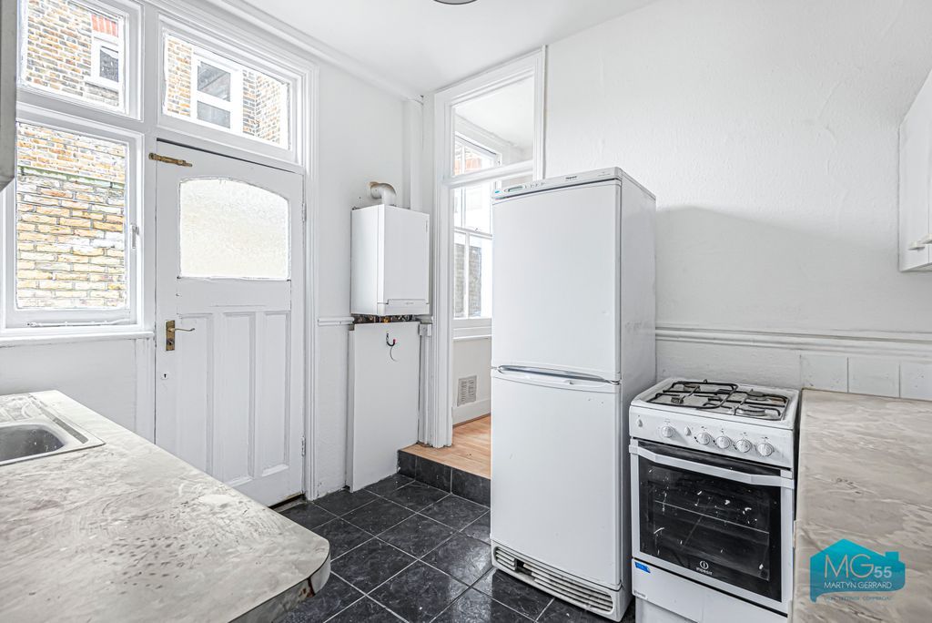 Property photo 2 of 15 Picture No. 29