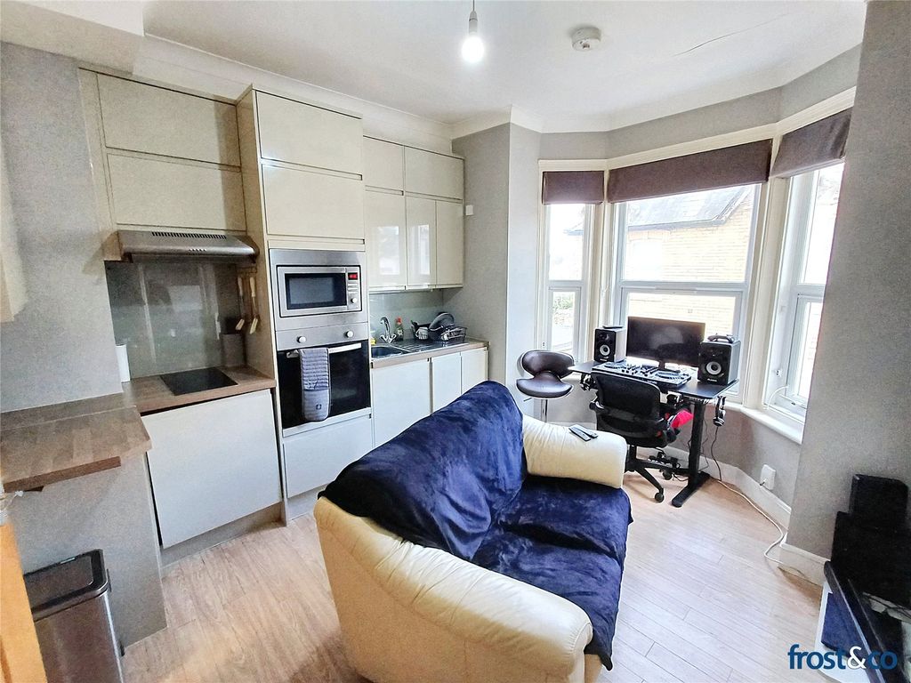 Property photo 2 of 6 Kitchen/Living Room