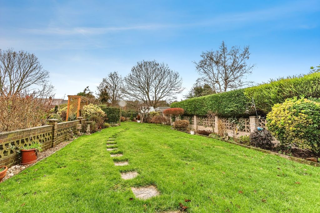 Property photo 2 of 26