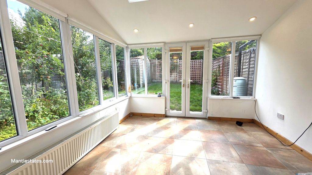 Property photo 2 of 19 Conservatory