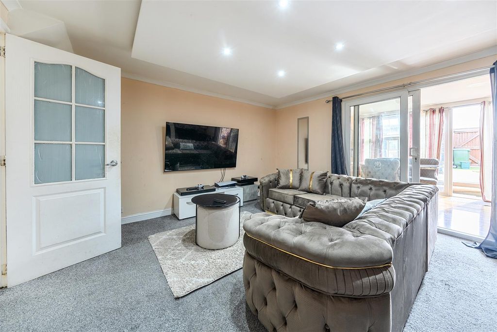 Property photo 3 of 11 Lounge 1.Jpg