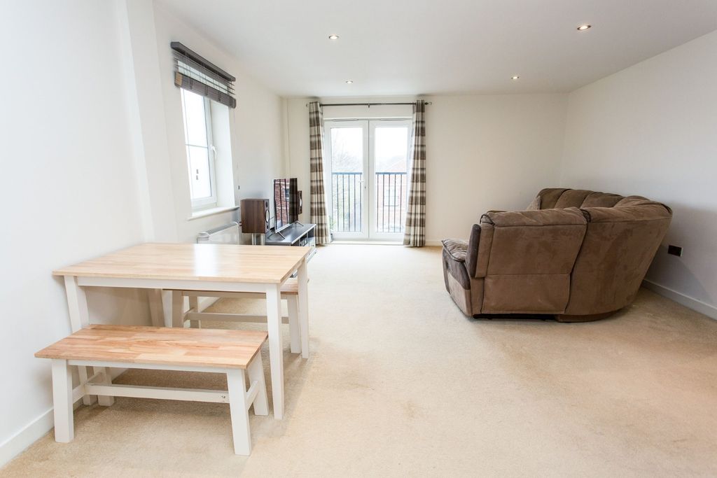 Property photo 3 of 7