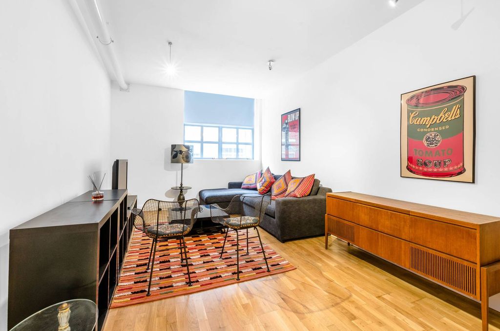 Property photo 1 of 8