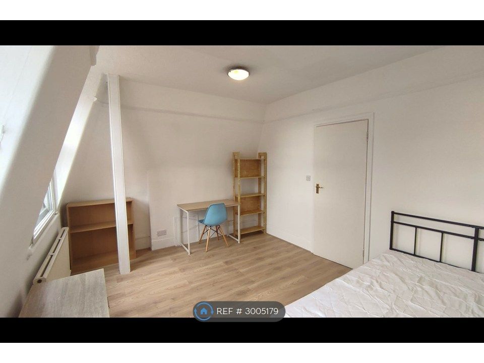 Property photo 3 of 8 Room 1