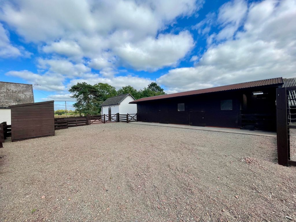 Property photo 2 of 27 Stables
