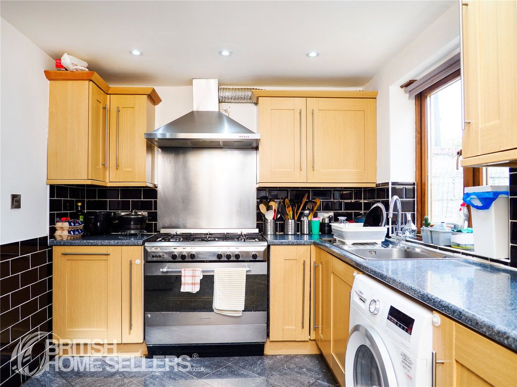 Property photo 2 of 20 Picture No. 04