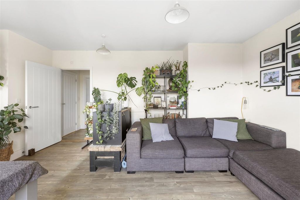 Property photo 3 of 24 4D4A0055.Jpg