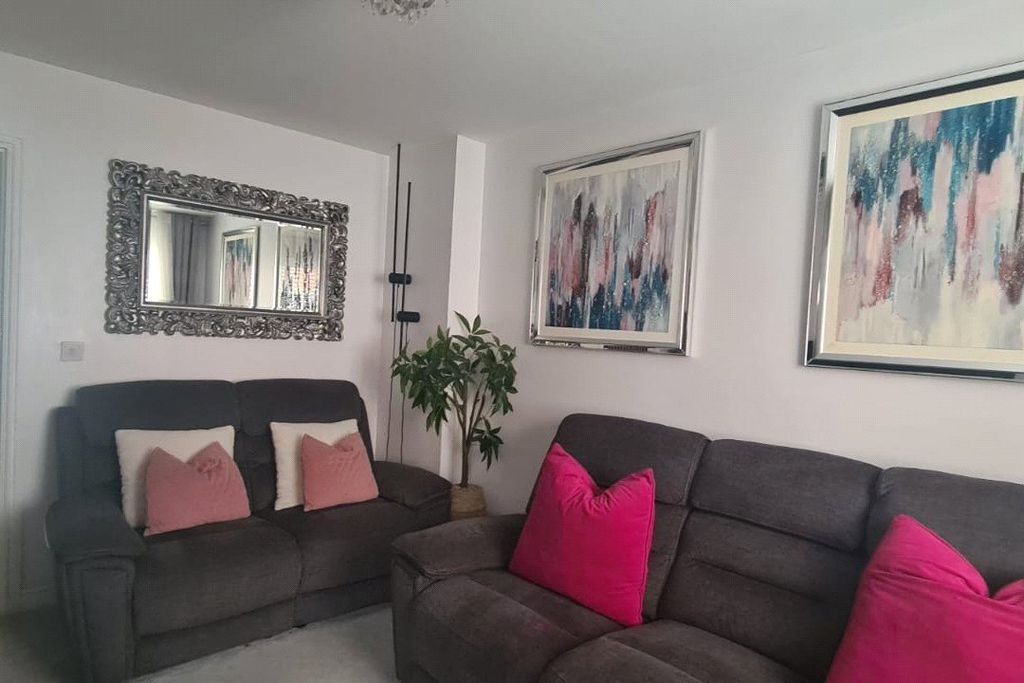 Property photo 2 of 11 Picture No. 12