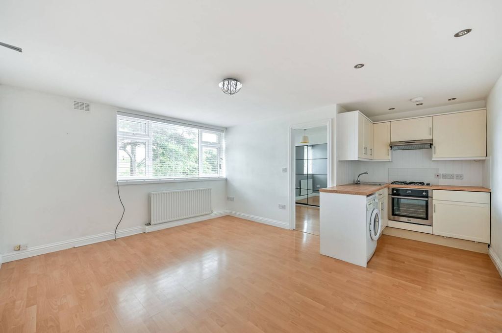 Property photo 2 of 7