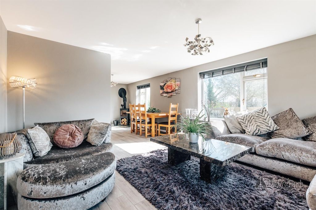 Property photo 3 of 39 2 Park Road -16.Jpg