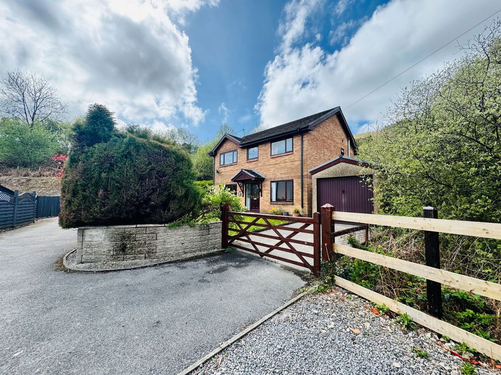 Property photo 1 of 39