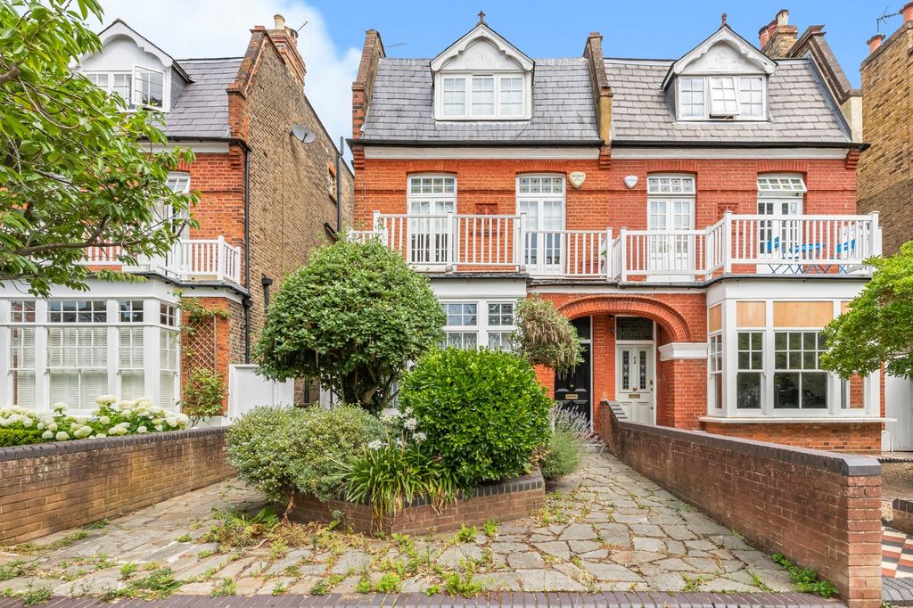 Property photo 1 of 12