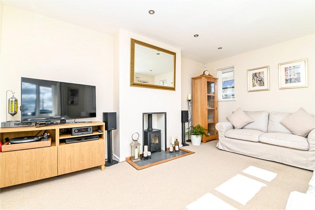 Property photo 3 of 23 Picture No. 05