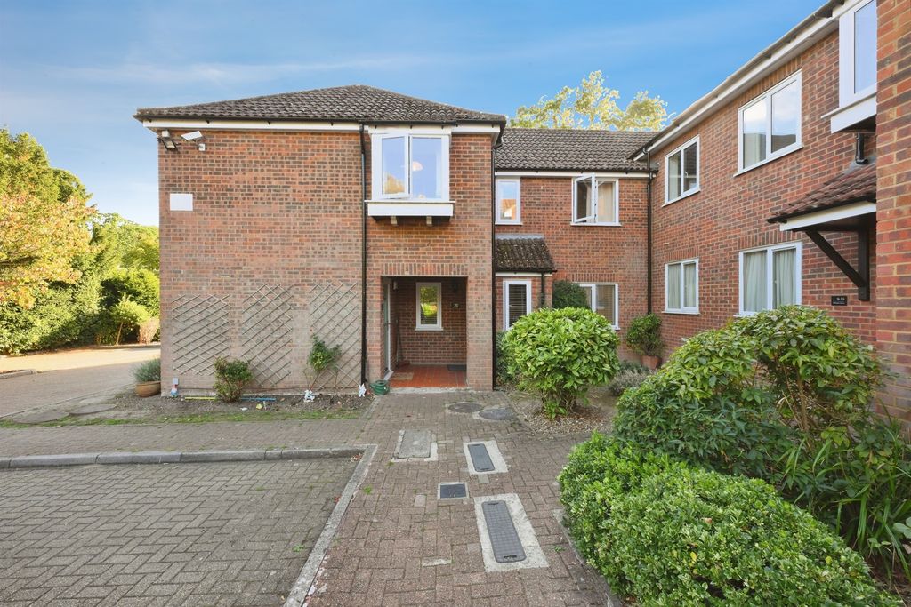Property photo 2 of 11