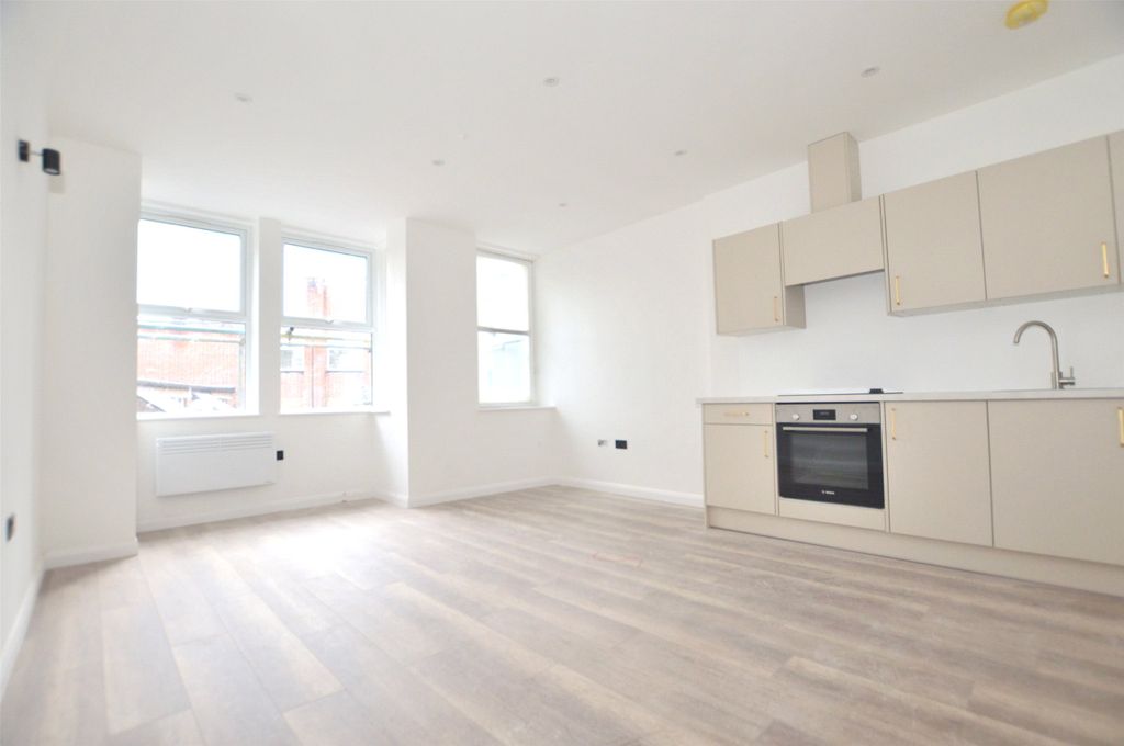 Property photo 2 of 14 Lounge