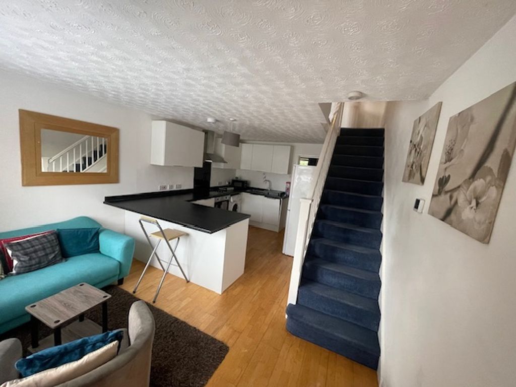 Property photo 2 of 14 A Spacious And Inviting Large Modern Living Room W...