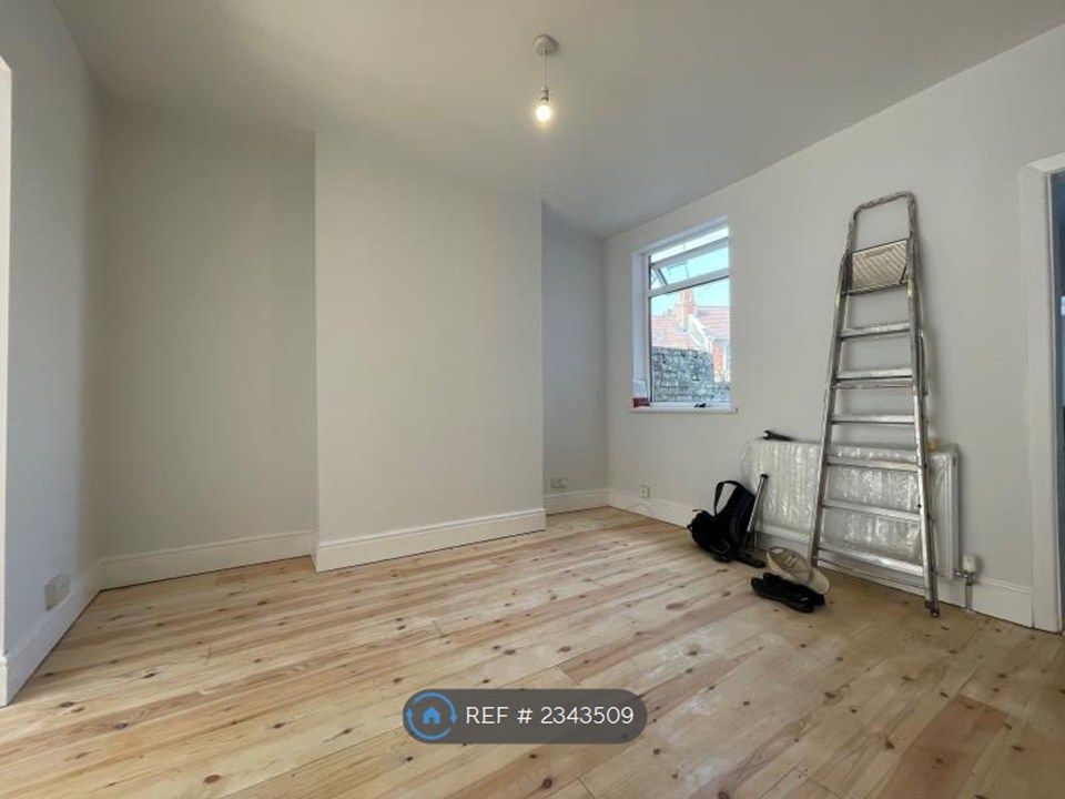 Property photo 2 of 6