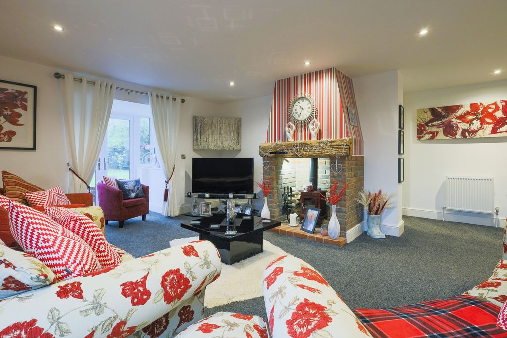 Property photo 2 of 17 Photography