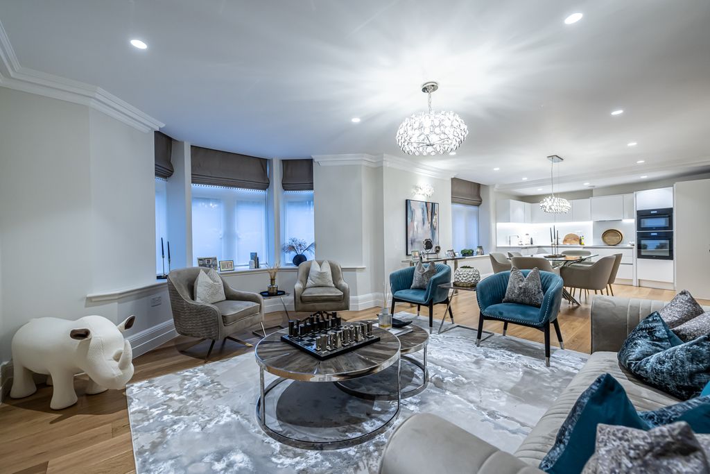 Property photo 1 of 12