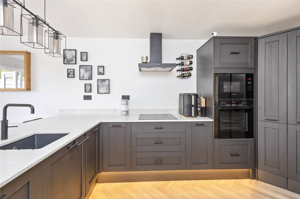 Property photo 3 of 20 Picture No. 13