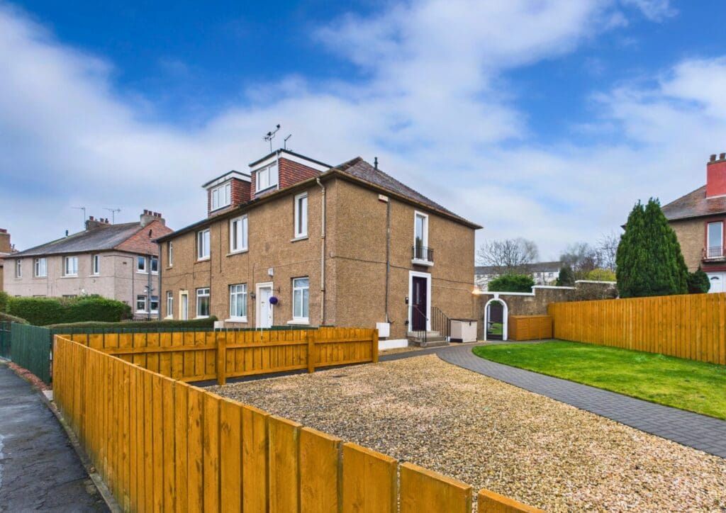 Property photo 1 of 28