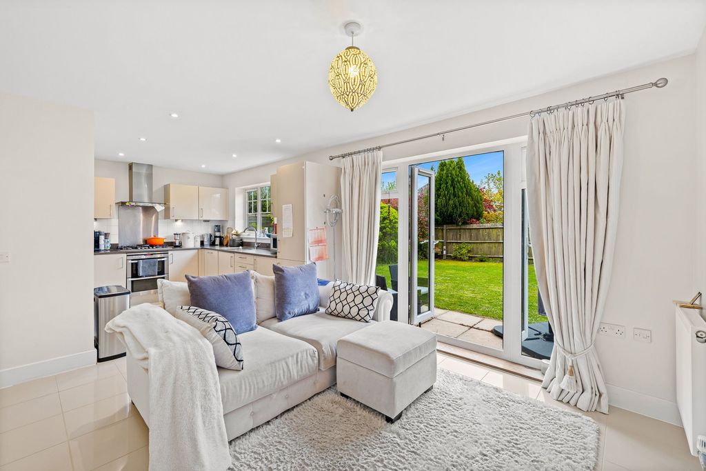 Property photo 3 of 21