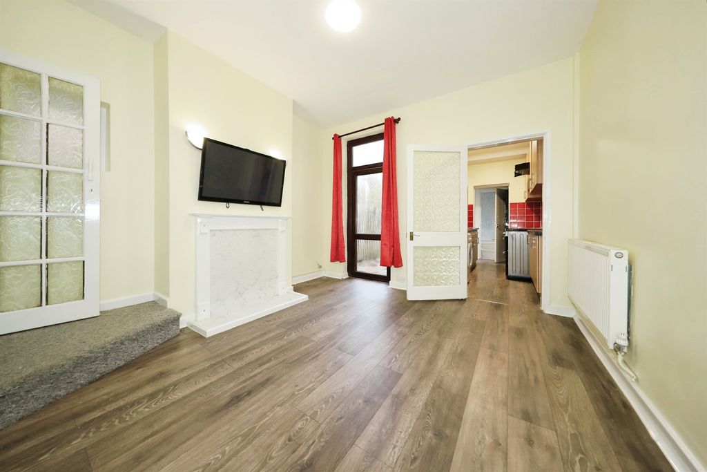 Property photo 3 of 17