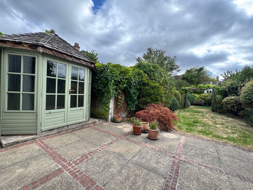 Property photo 2 of 11