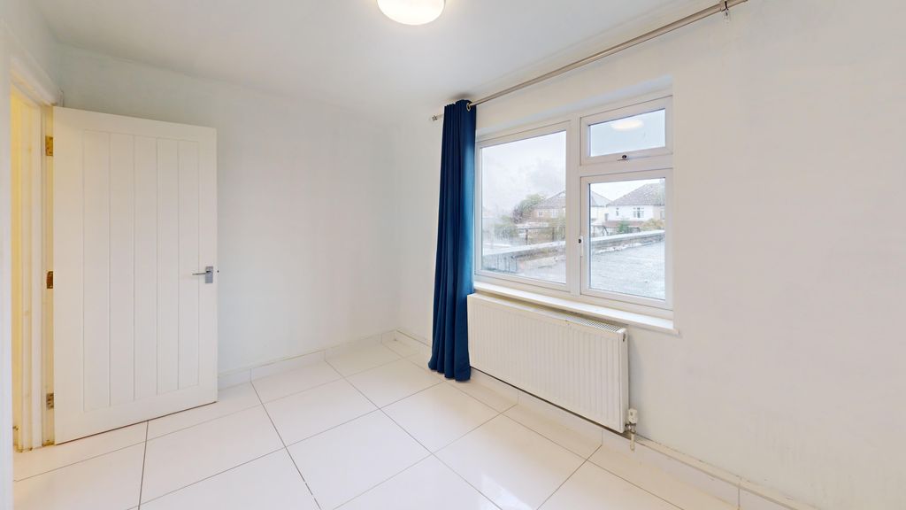 Property photo 2 of 12 Image