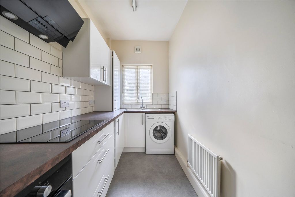 Property photo 2 of 12 Picture No. 14