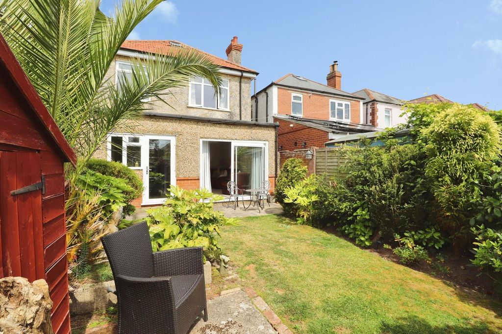 Property photo 2 of 13