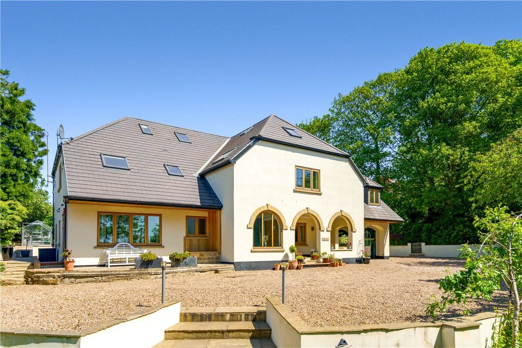 Property photo 1 of 28 Picture No. 05