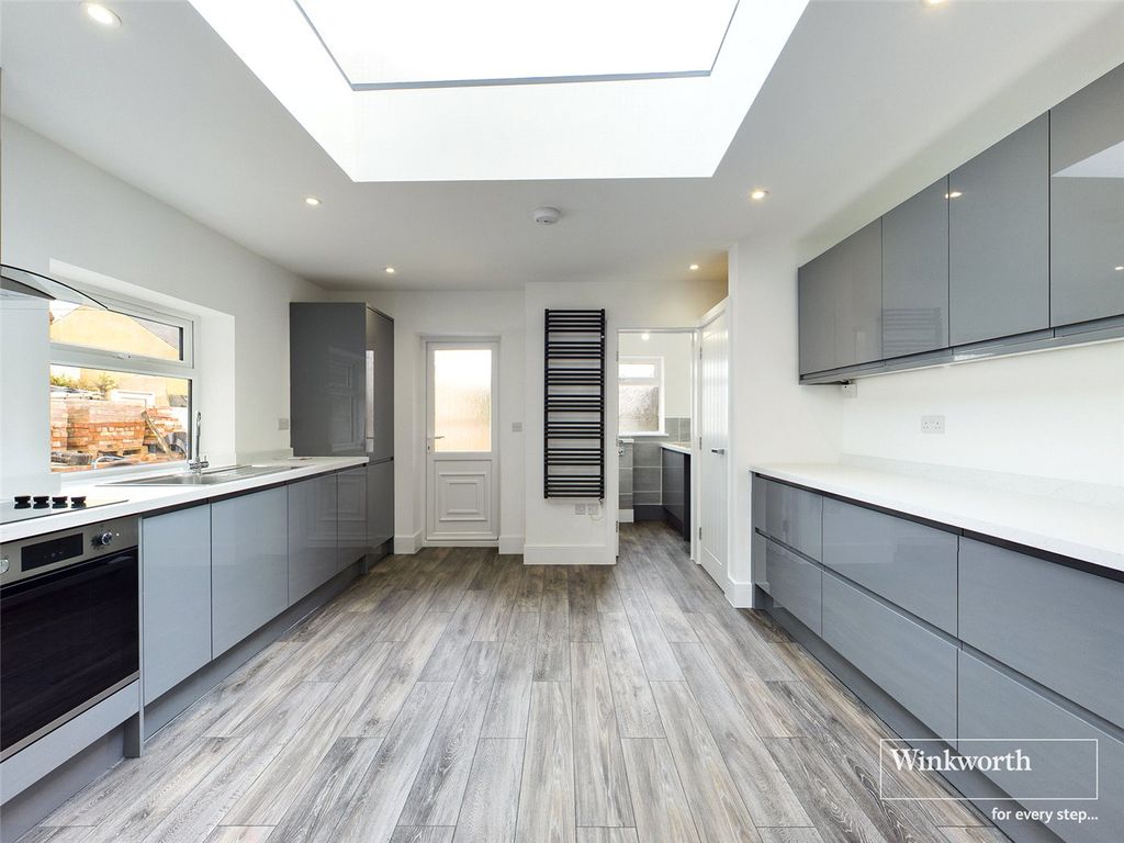 Property photo 1 of 14 Picture No. 04