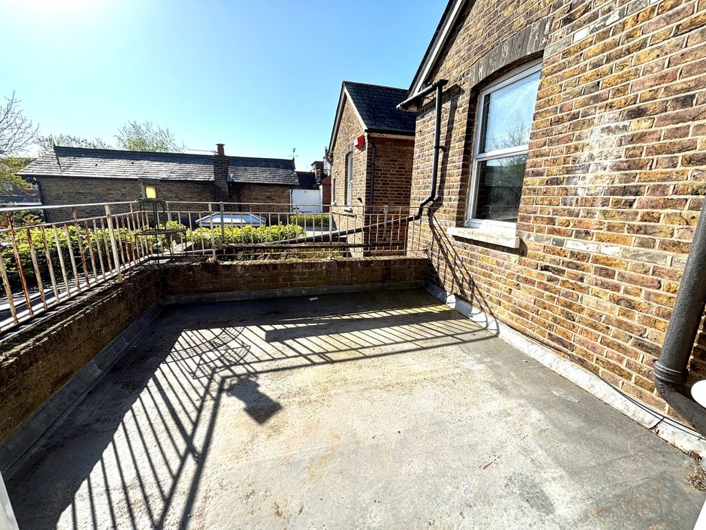 Property photo 3 of 6 Roof Terrace