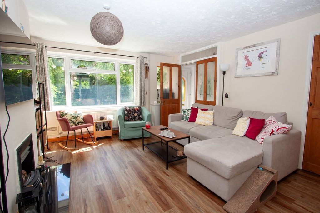 Property photo 2 of 19