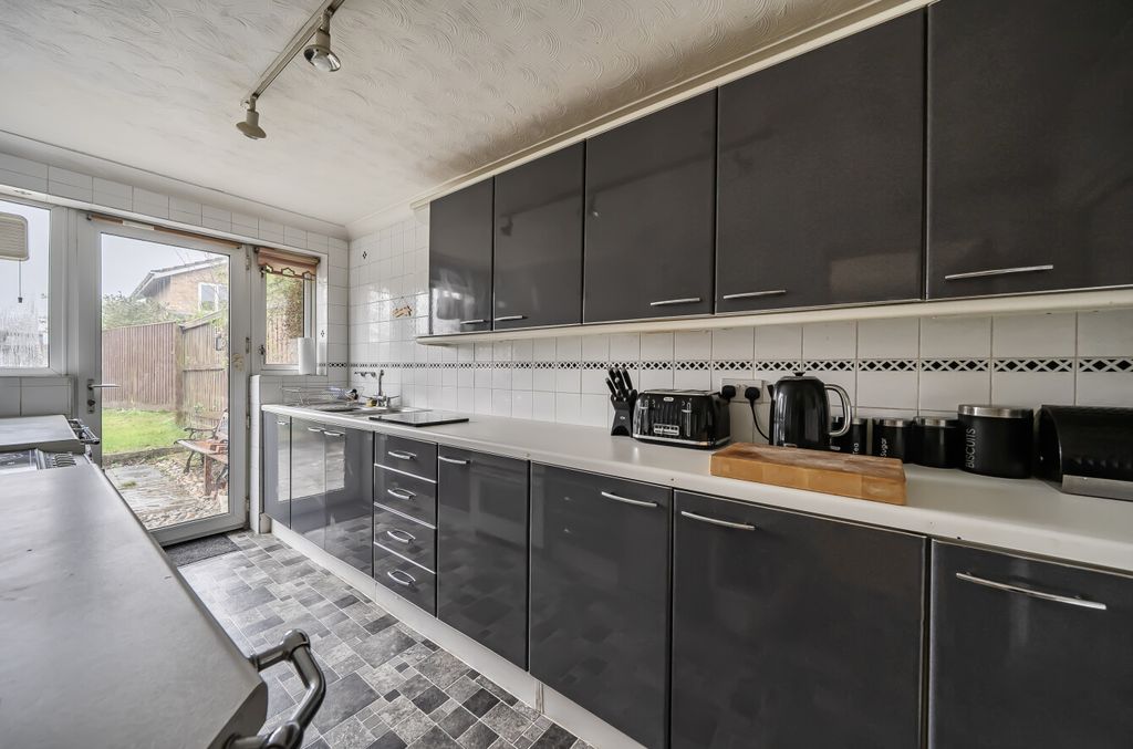 Property photo 2 of 12 1397565106969146Fad38c