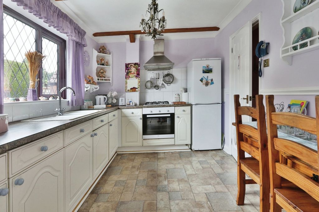 Property photo 3 of 15 3617826
