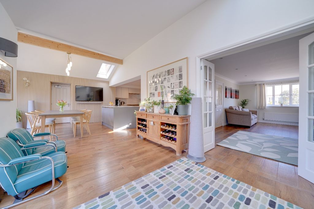 Property photo 3 of 27 4070833