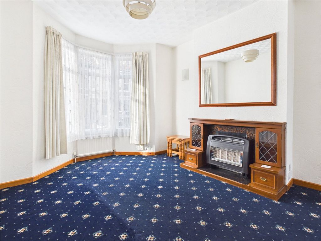 Property photo 2 of 23 Picture No. 12