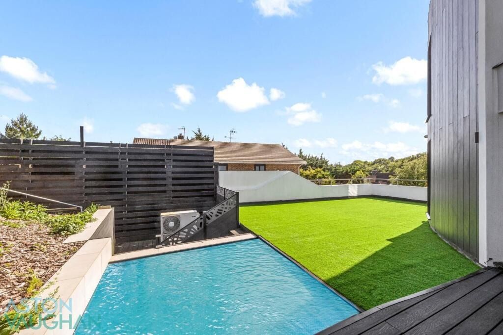 Property photo 2 of 31 4523262