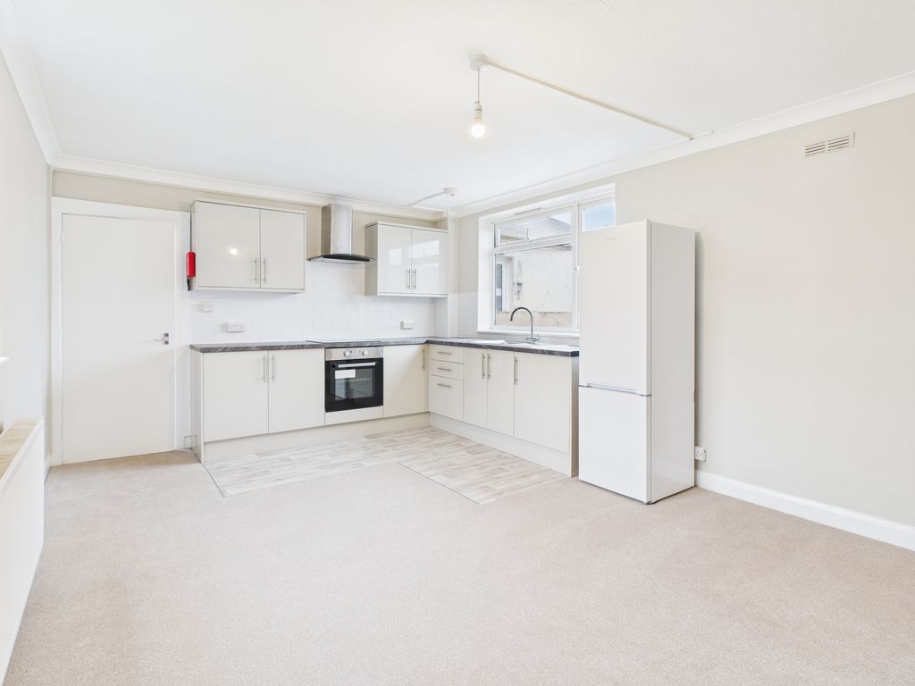 Property photo 2 of 6 Cam04938G0-Pr0347-Still006