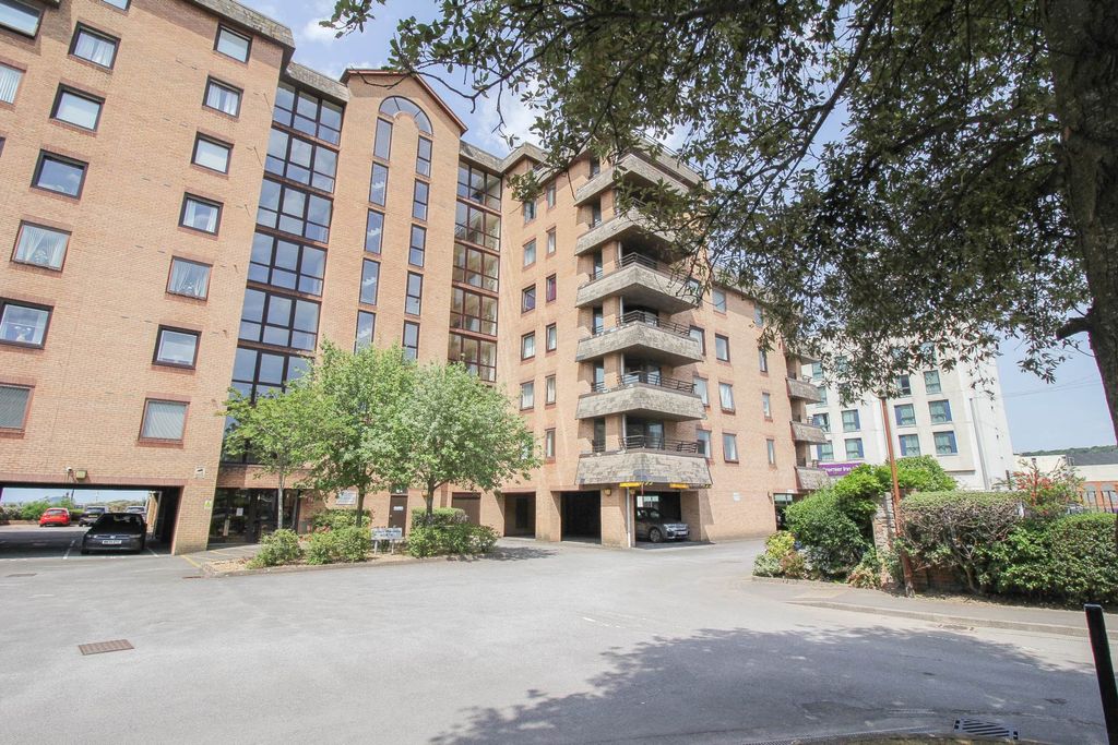 Property photo 1 of 15