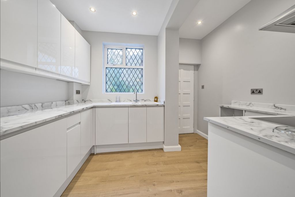 Property photo 3 of 8 Picture No. 08