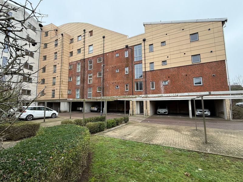 Property photo 1 of 17 Photo 3